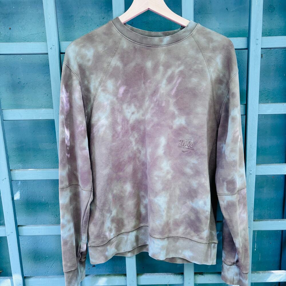 Nike Medium Mens Tie Dye Sage Green Camo Crewneck
